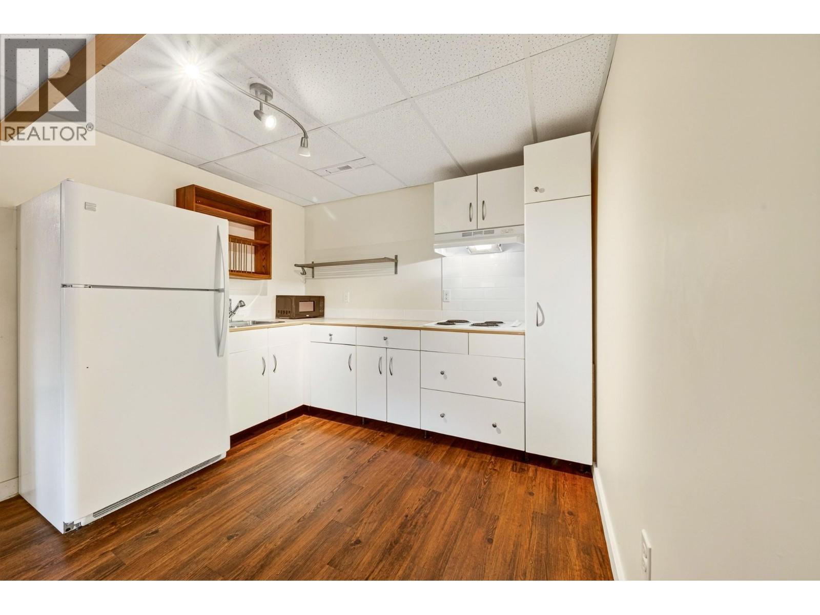 17 PARKLAND Drive - Image 49