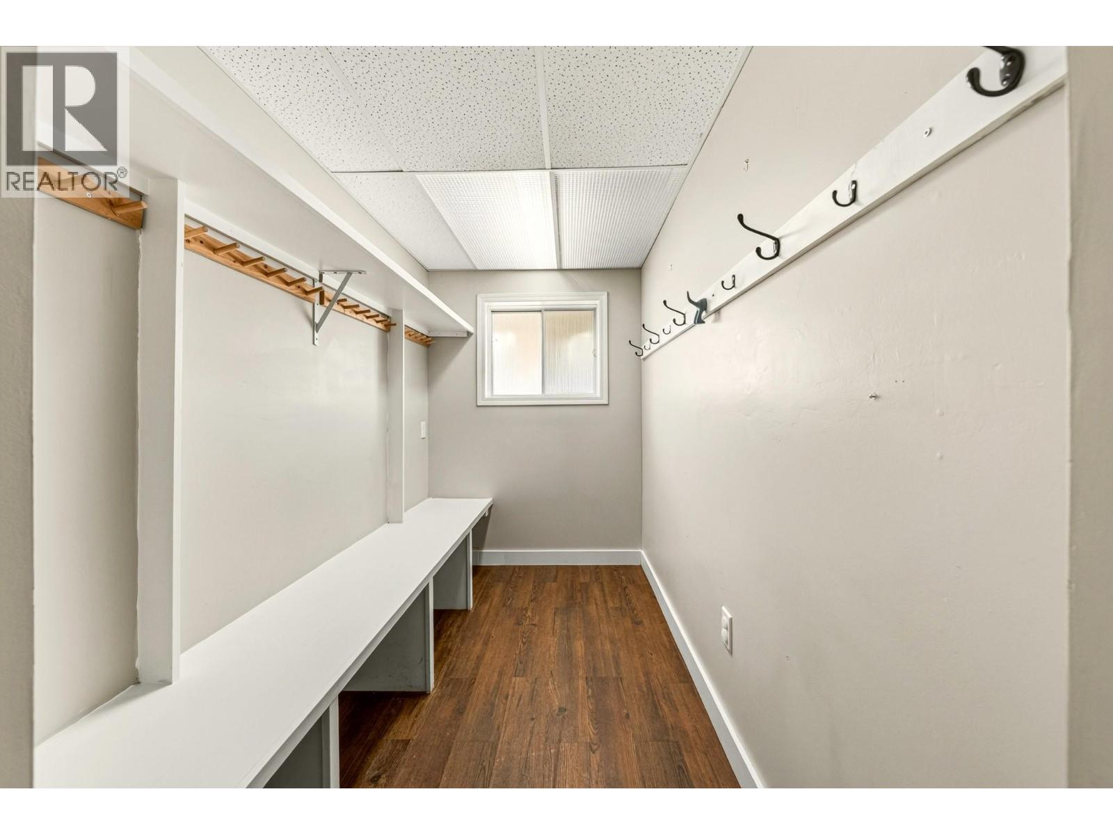 17 PARKLAND Drive - Image 52