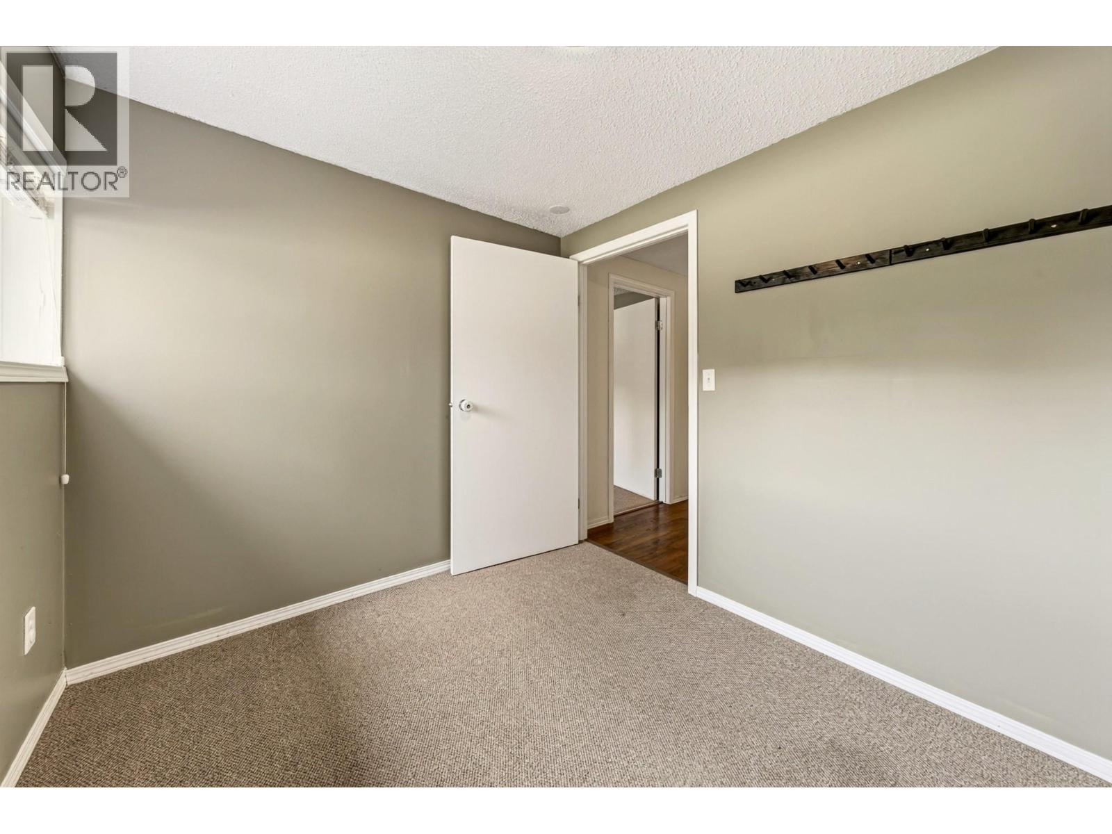 17 PARKLAND Drive - Image 47