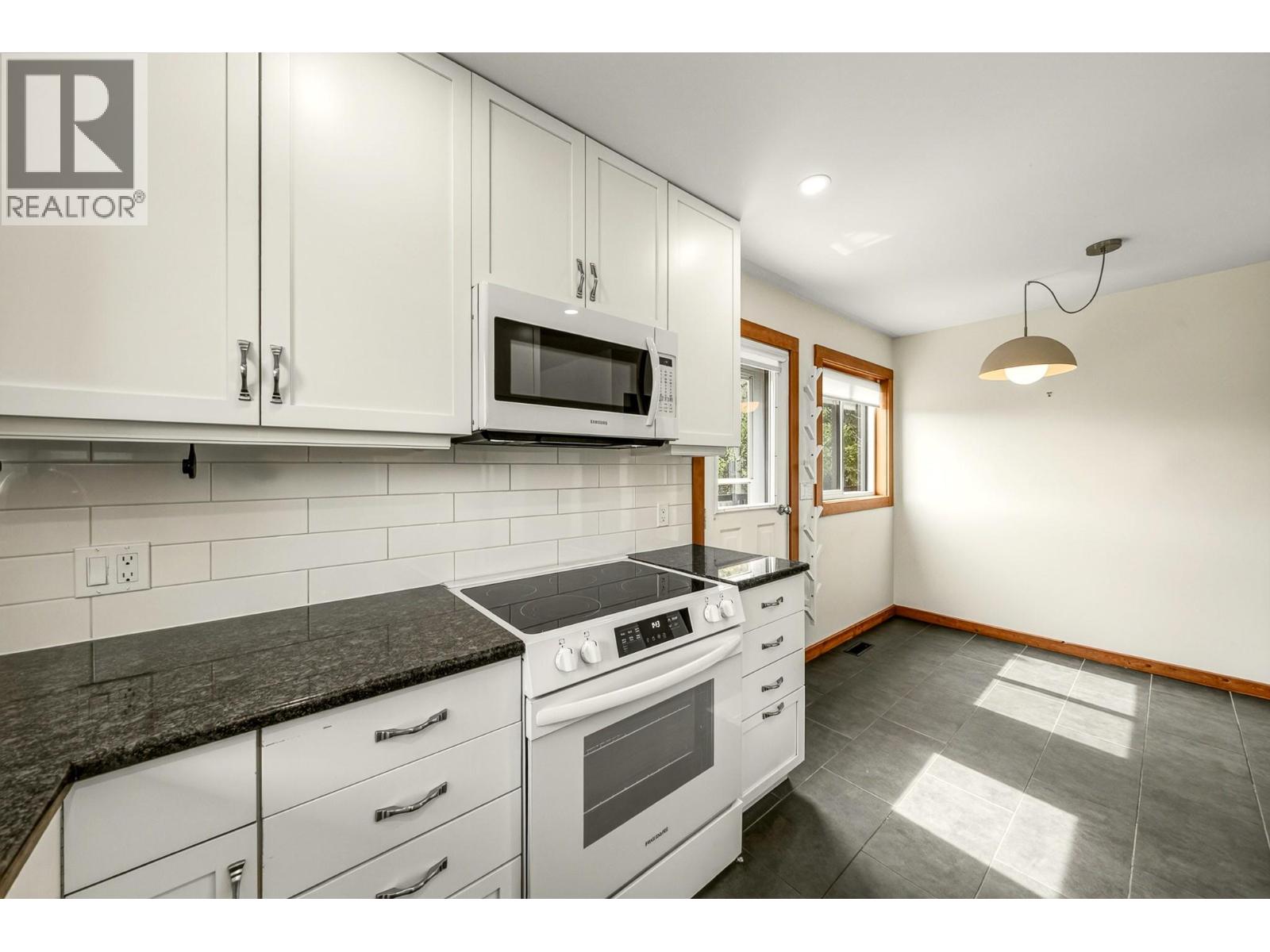 17 PARKLAND Drive - 21