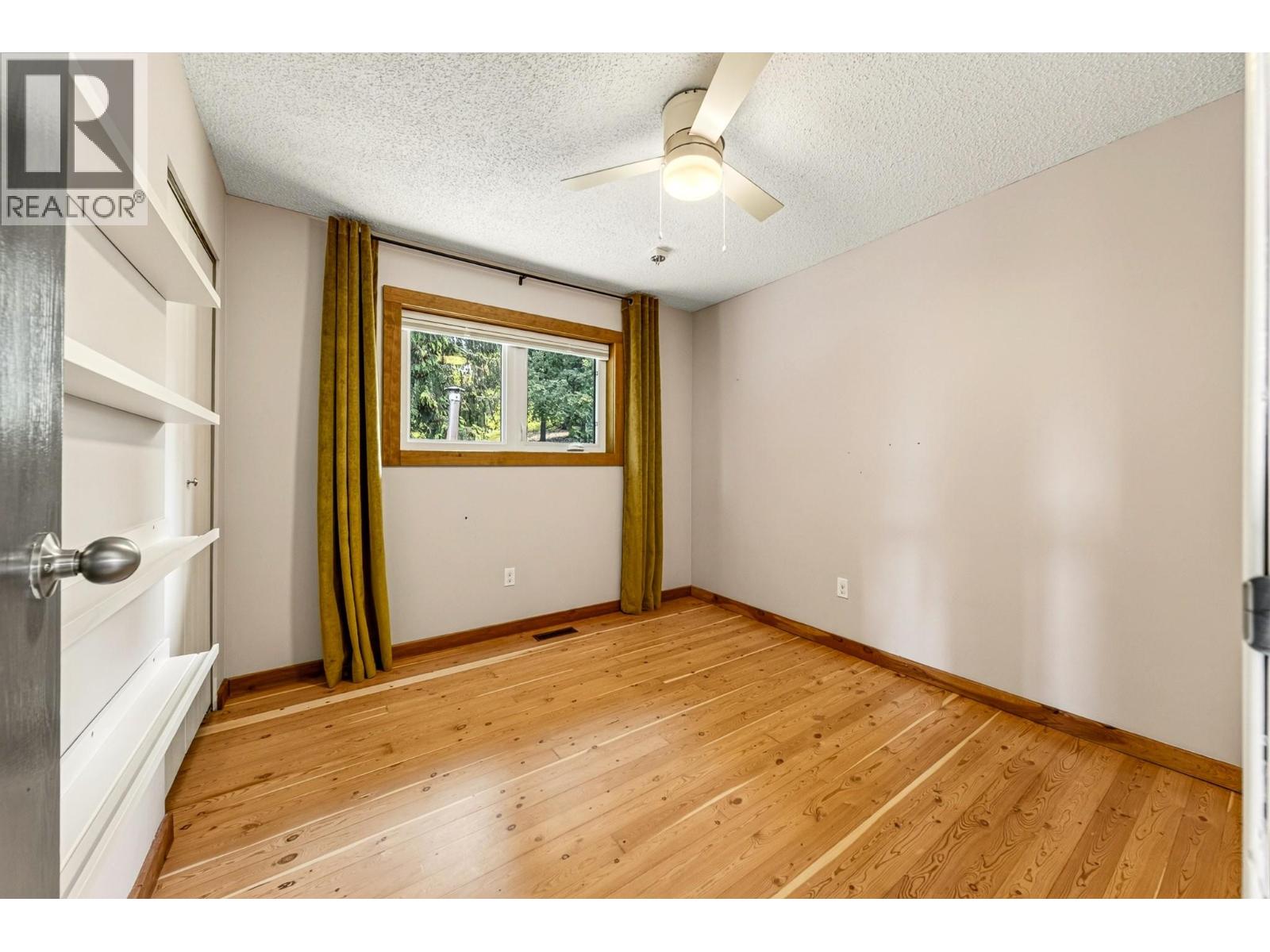 17 PARKLAND Drive - Image 36