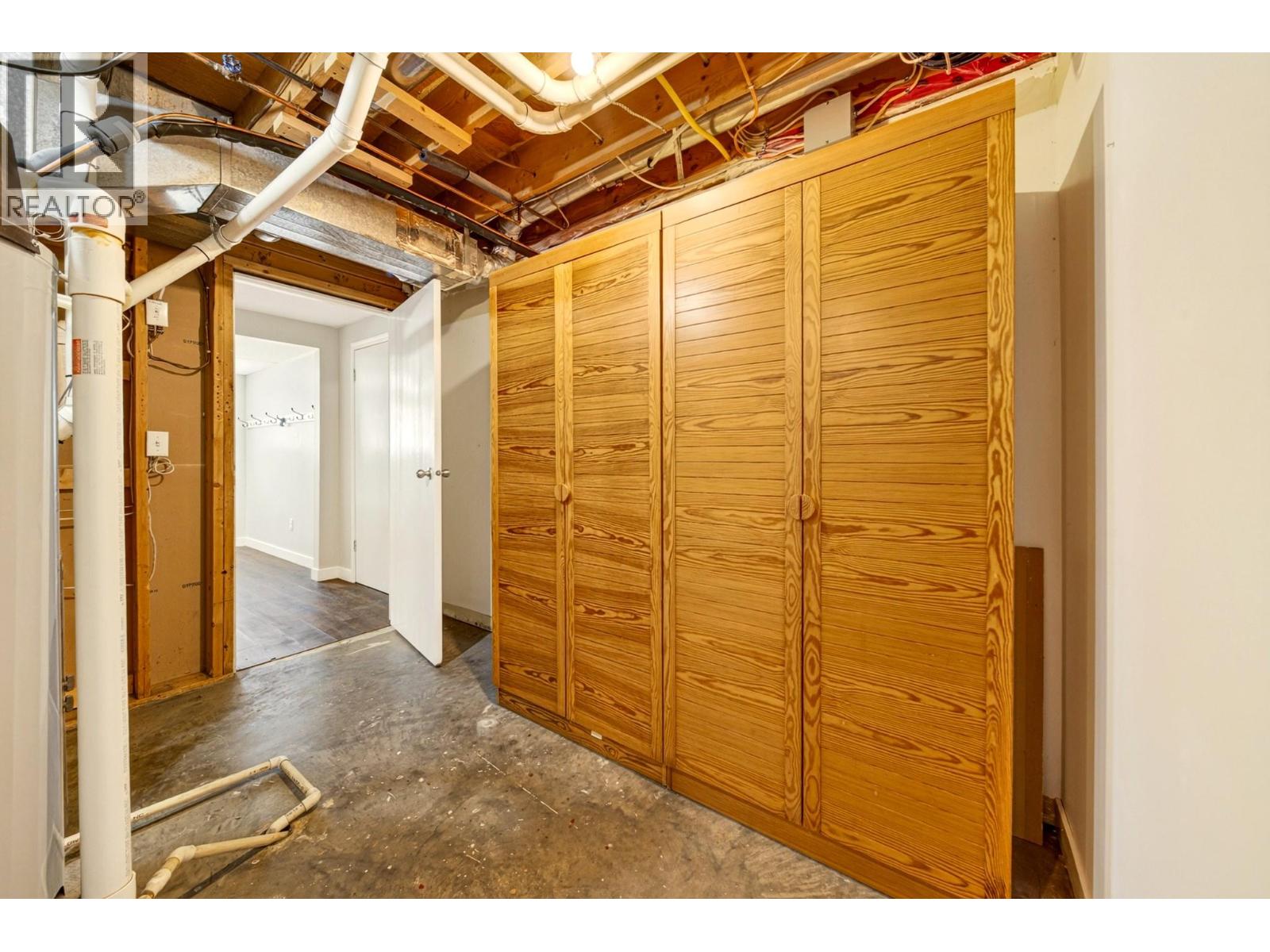 17 PARKLAND Drive - Image 55