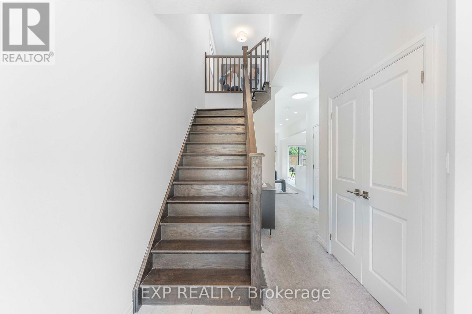#20 520 GREY STREET - Image 12