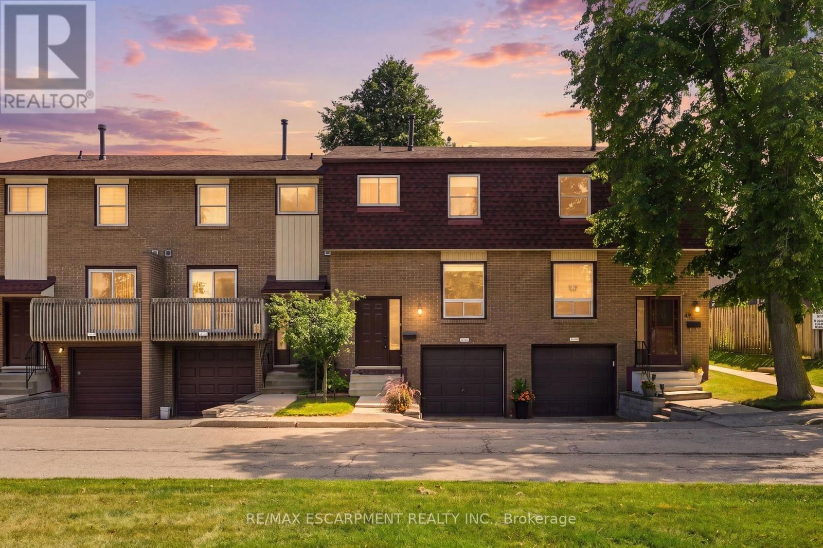 Photo of 1115 Paramount Drive