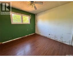 Family room - 12 Bowerman Crescent, Prince Albert, SK S6V6K2 Photo 6