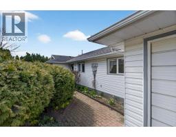 Laundry room - 4751 Lakeshore Road Ne, Salmon Arm, BC V1E3N8 Photo 6