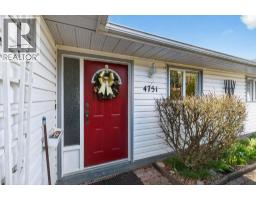 Bedroom - 4751 Lakeshore Road Ne, Salmon Arm, BC V1E3N8 Photo 7