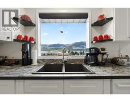 4751 Lakeshore Road Ne, Salmon Arm, BC V1E3N8 Photo 18