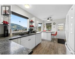 4751 Lakeshore Road Ne, Salmon Arm, BC V1E3N8 Photo 19
