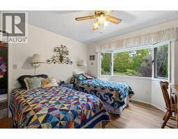 4751 Lakeshore Road Ne, Salmon Arm, BC V1E3N8 Photo 23