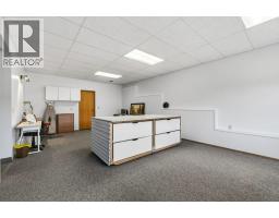 4751 Lakeshore Road Ne, Salmon Arm, BC V1E3N8 Photo 34