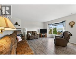Primary Bedroom - 4751 Lakeshore Road Ne, Salmon Arm, BC V1E3N8 Photo 9