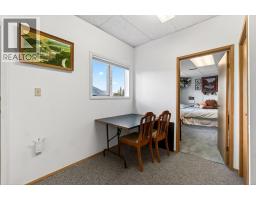 4751 Lakeshore Road Ne, Salmon Arm, BC V1E3N8 Photo 36