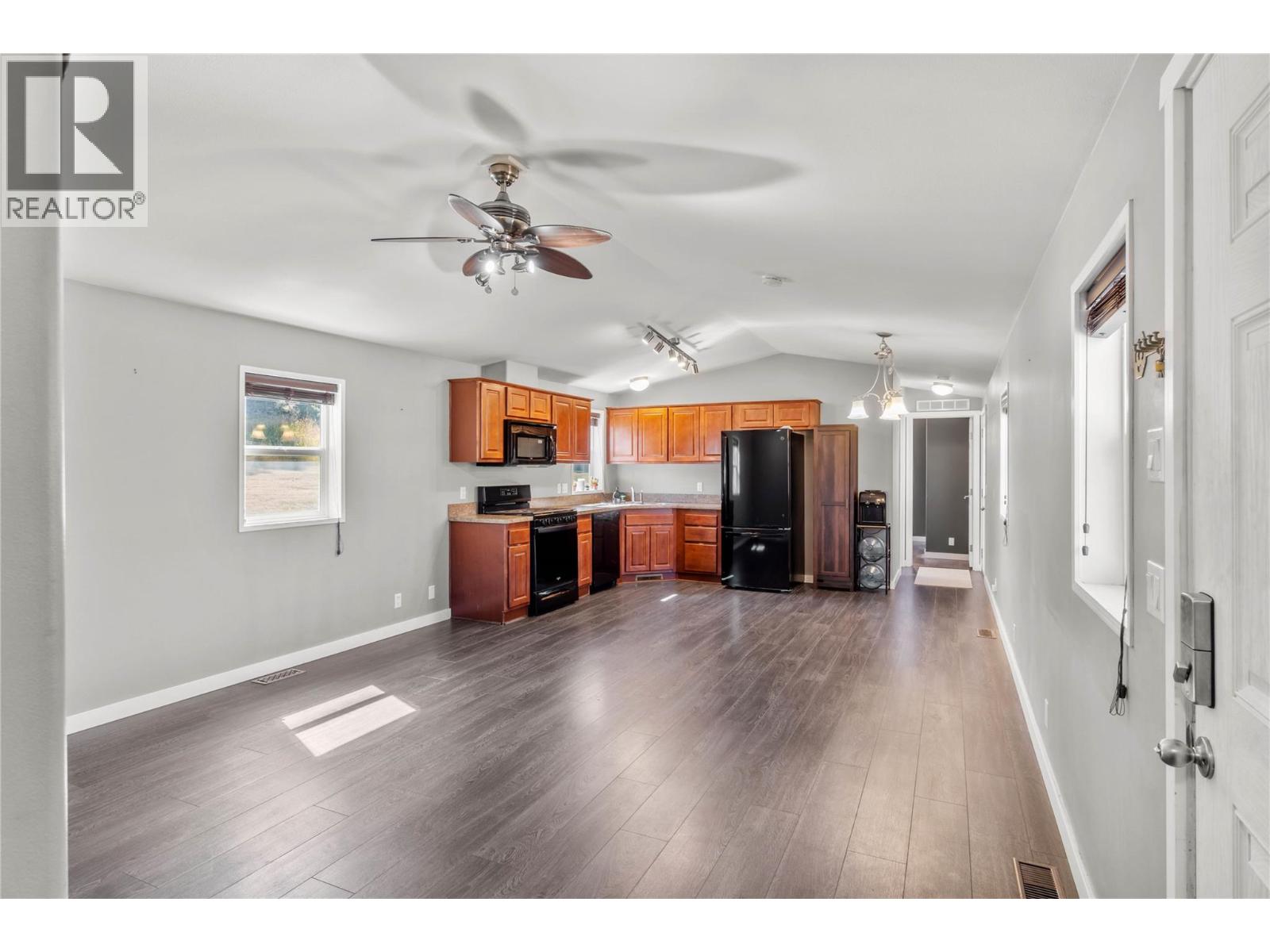 #38 2815 PRINCETON KAMLOOPS Highway - Image 6