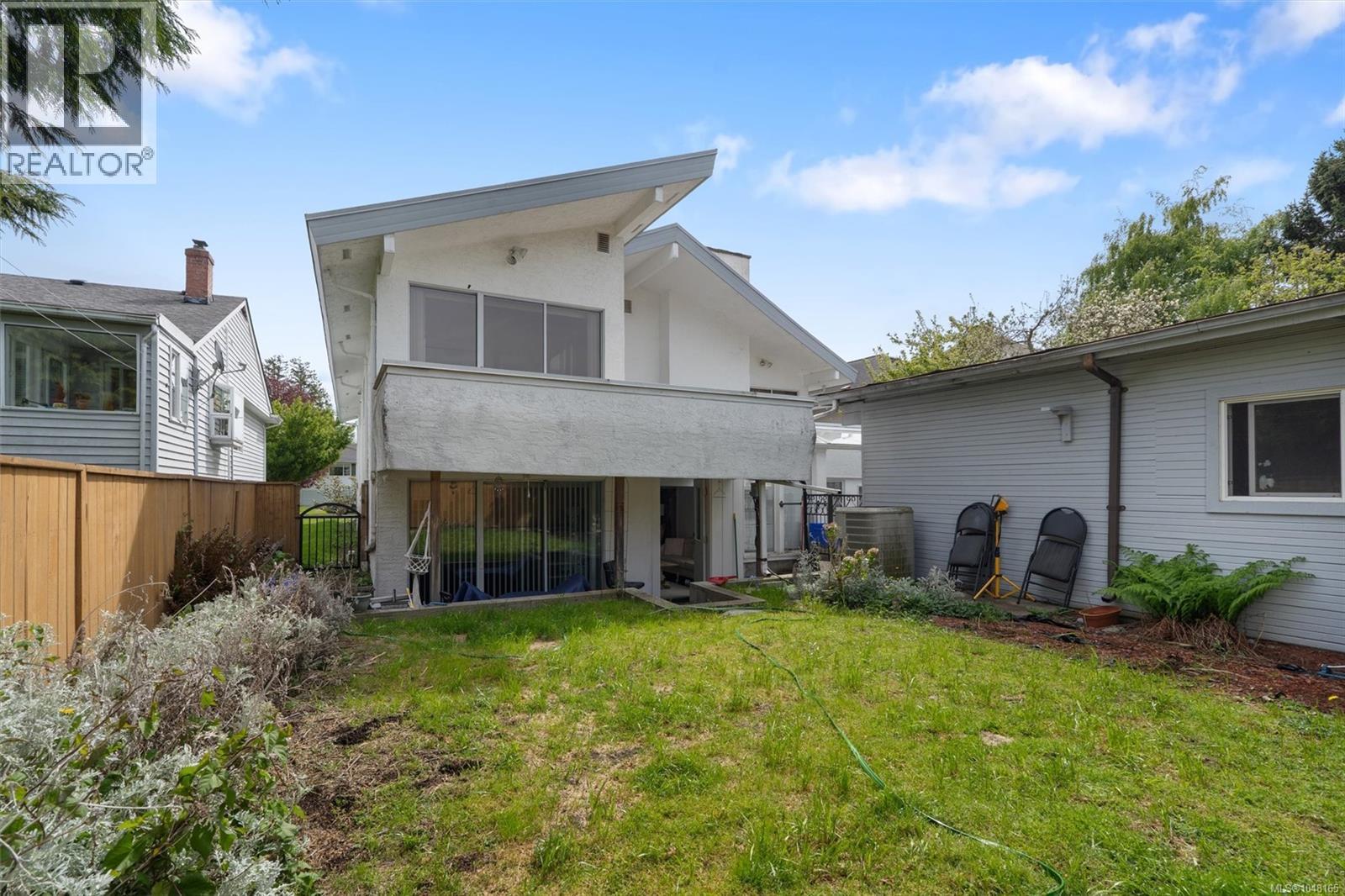  336 Stannard Avenue, Victoria