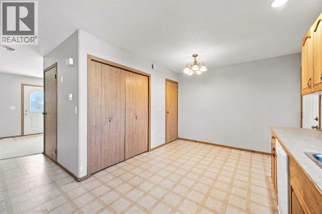 Listing photo – 28 Terrace Heights Drive, Lacombe