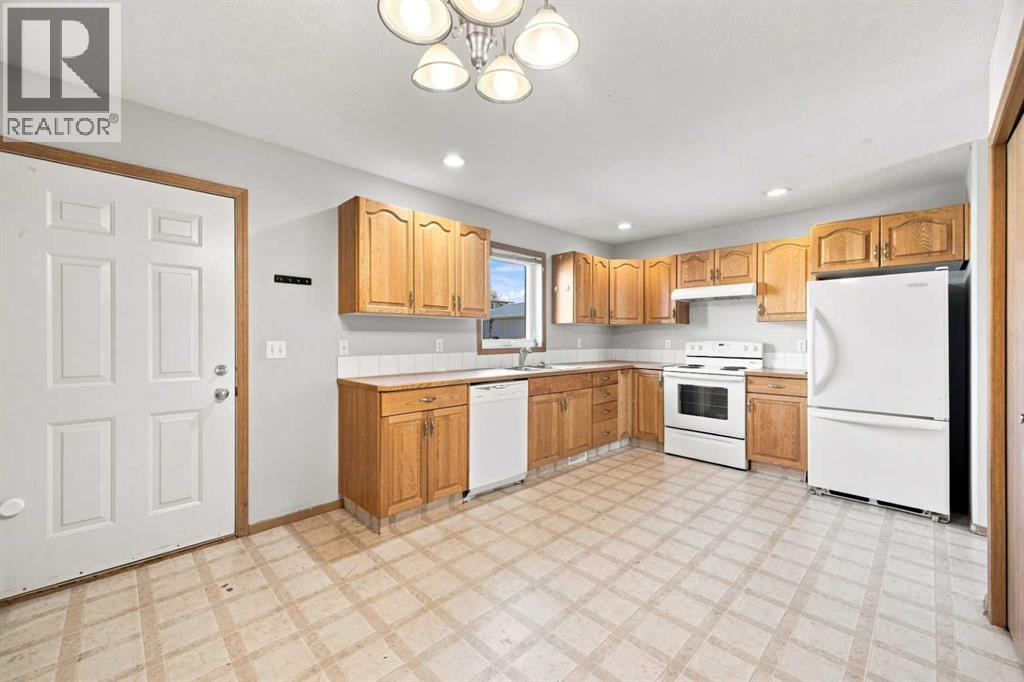 Listing photo – 28 Terrace Heights Drive, Lacombe