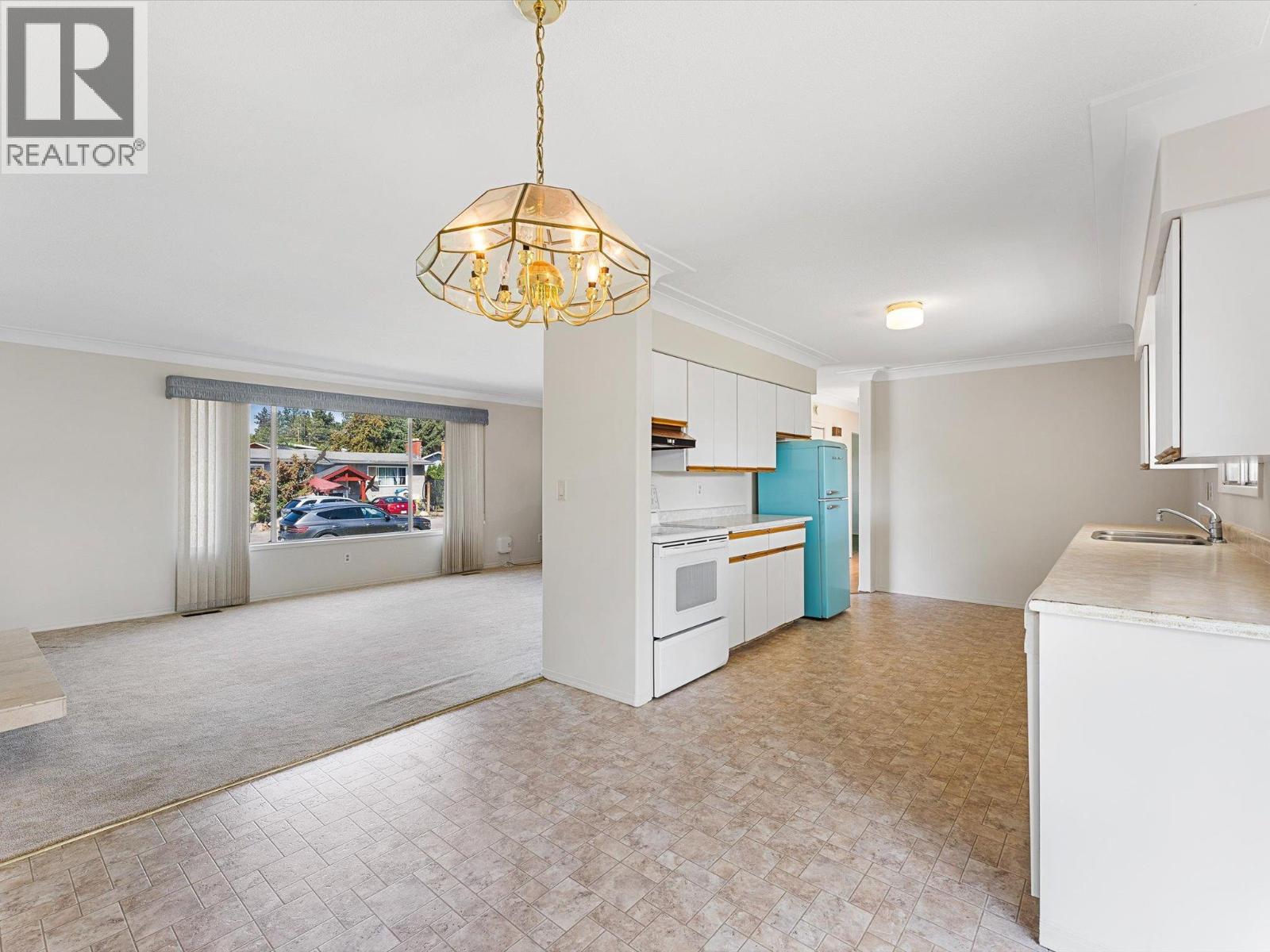465 Hollydell Road - 12