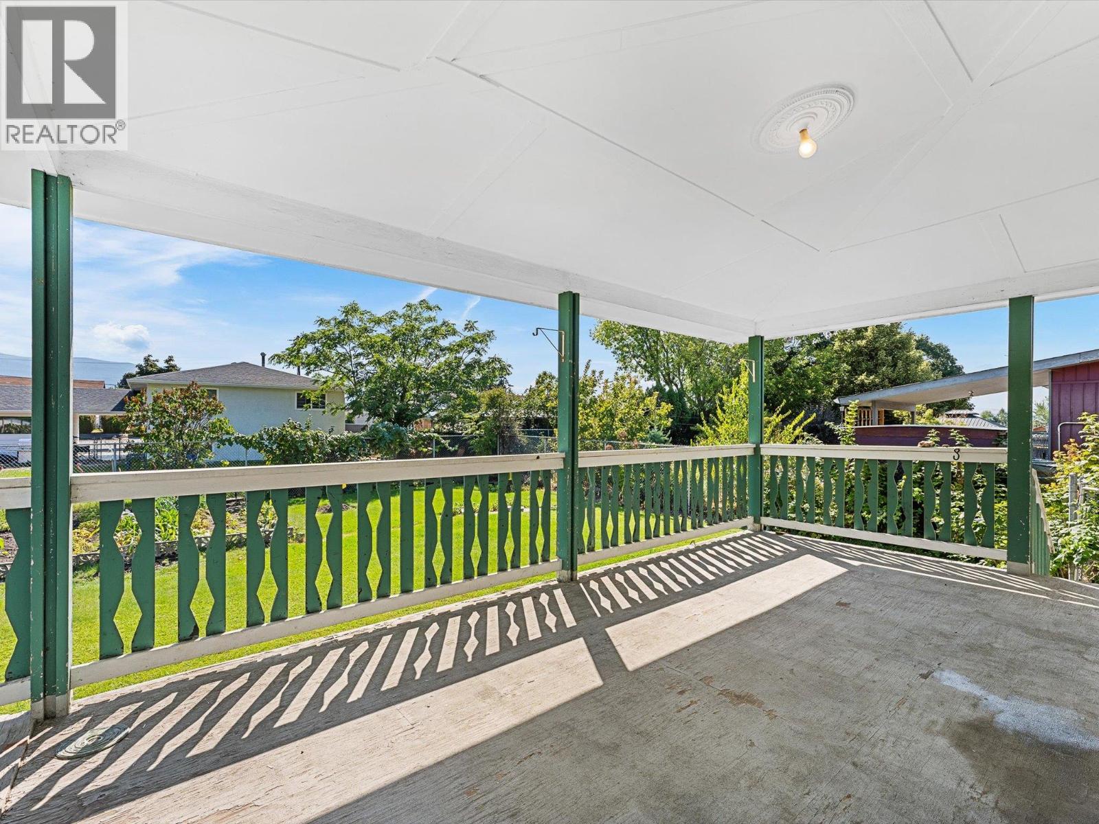465 Hollydell Road, Kelowna