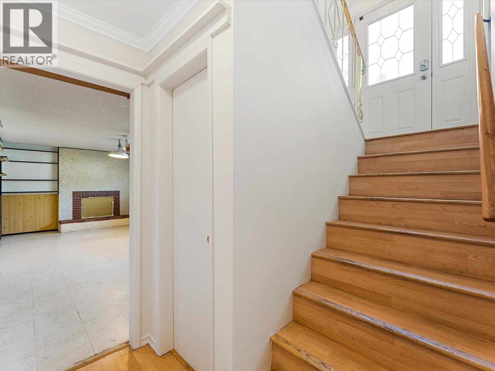 465 Hollydell Road, Kelowna