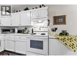 105 Broadway Avenue E, Redcliff, AB T0J2P0 Photo 38