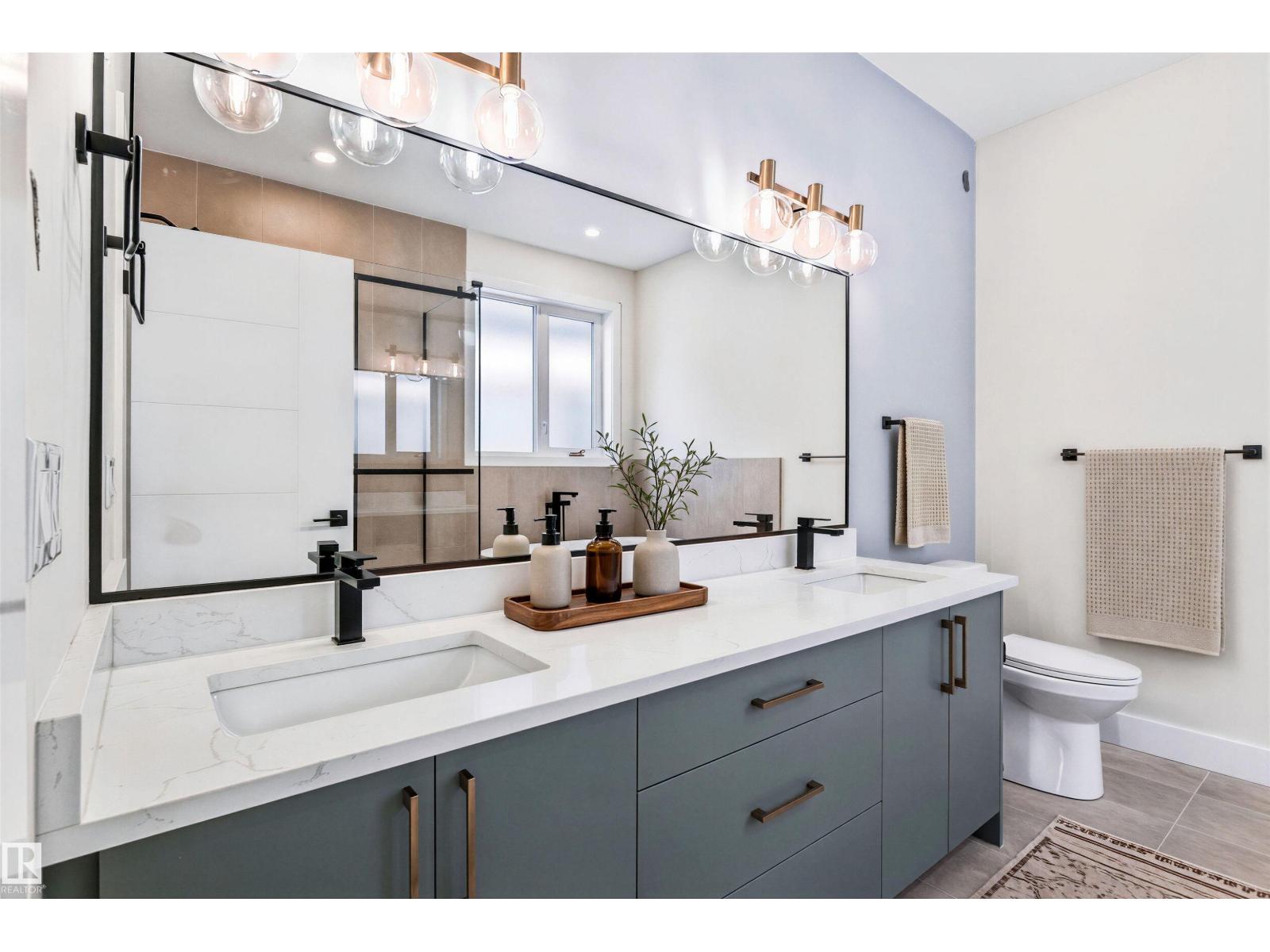5606 105 AV NW - 24