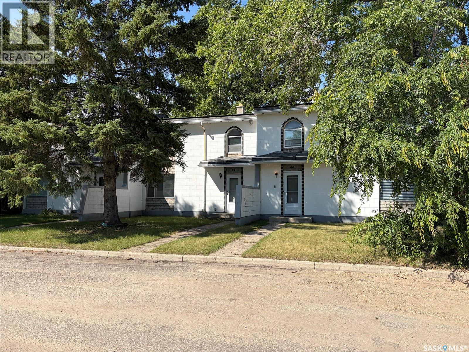 44 Mayo STREET, Lanigan Saskatchewan — photo 2