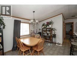 4pc Bathroom - 7939 97 Ave, Peace River, AB T8S1S4 Photo 6