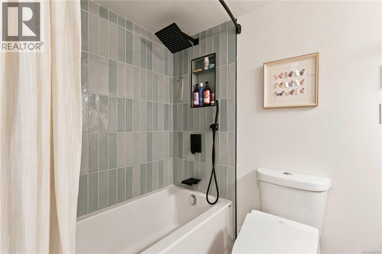 #2 210 Douglas St - 13