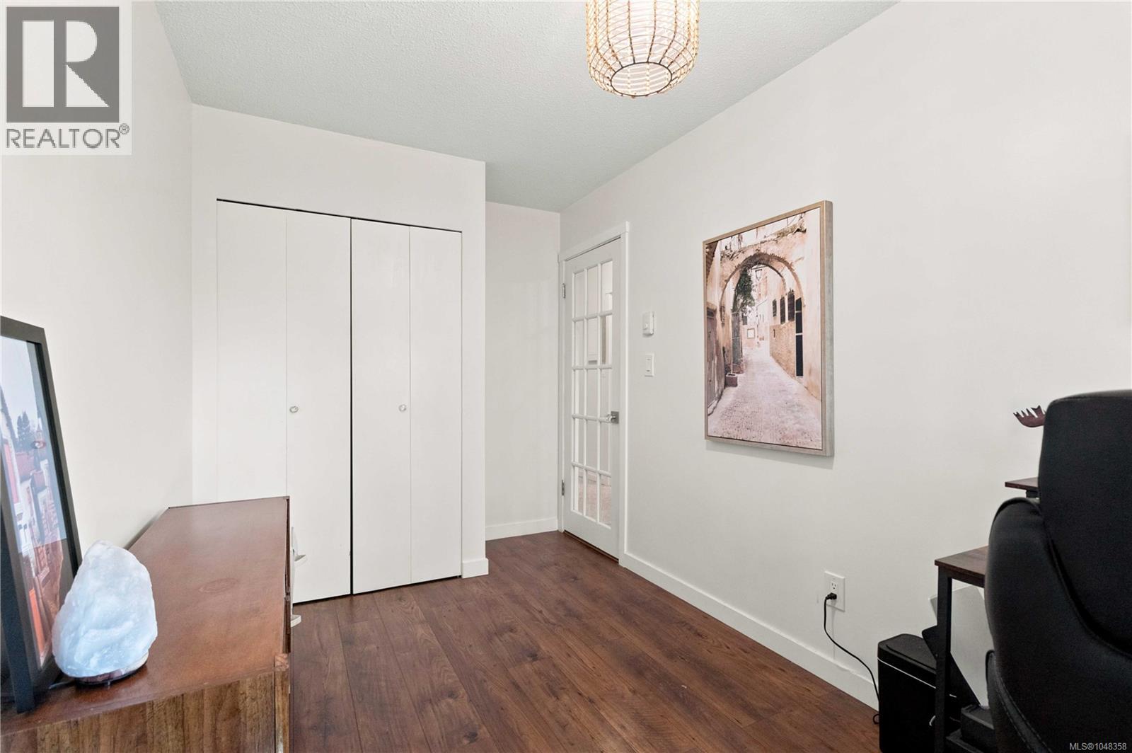 #2 210 Douglas St - 22