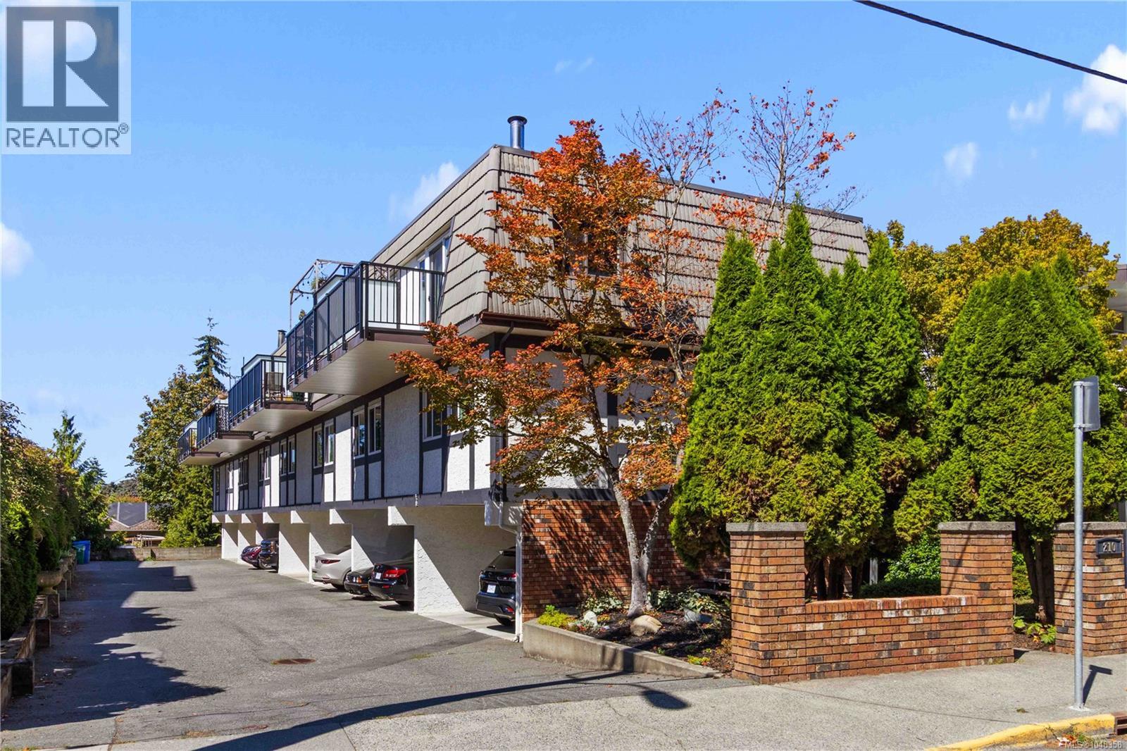 #2 210 Douglas St - Image 30