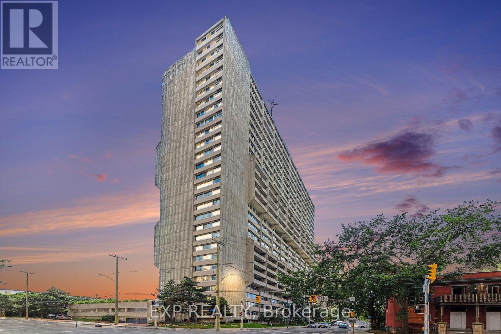 #204 500 LAURIER AVENUE W - 1
