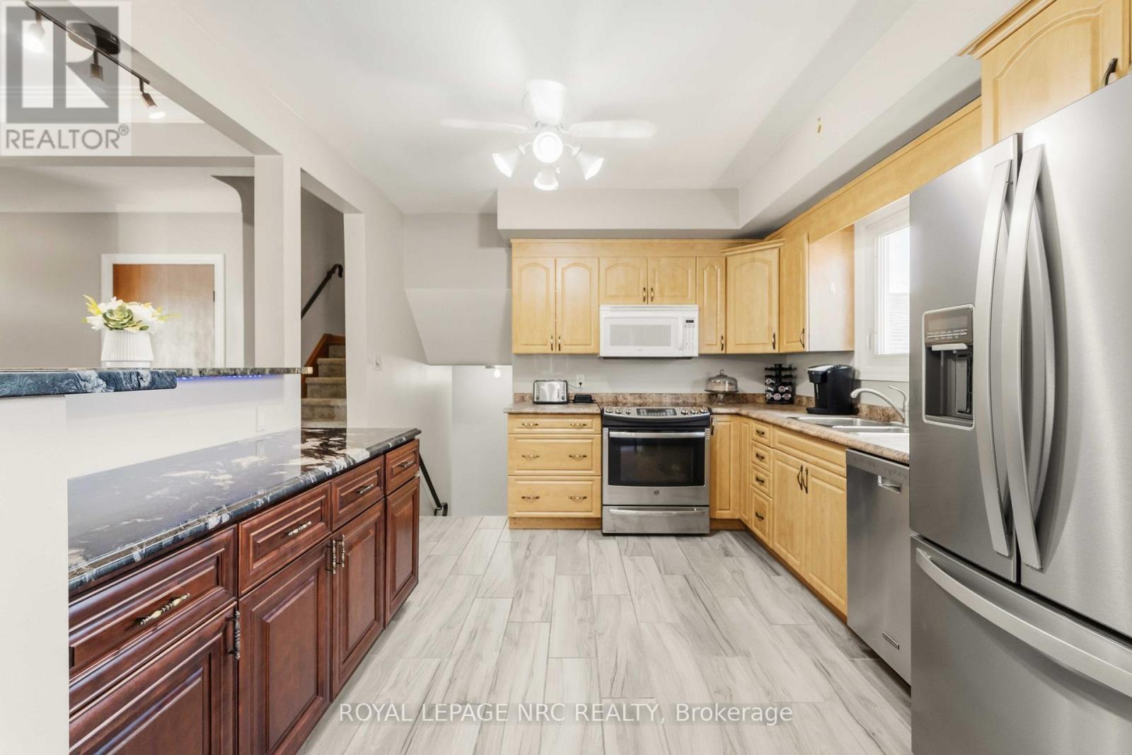 4485 QUEENSWAY CRESCENT - 11