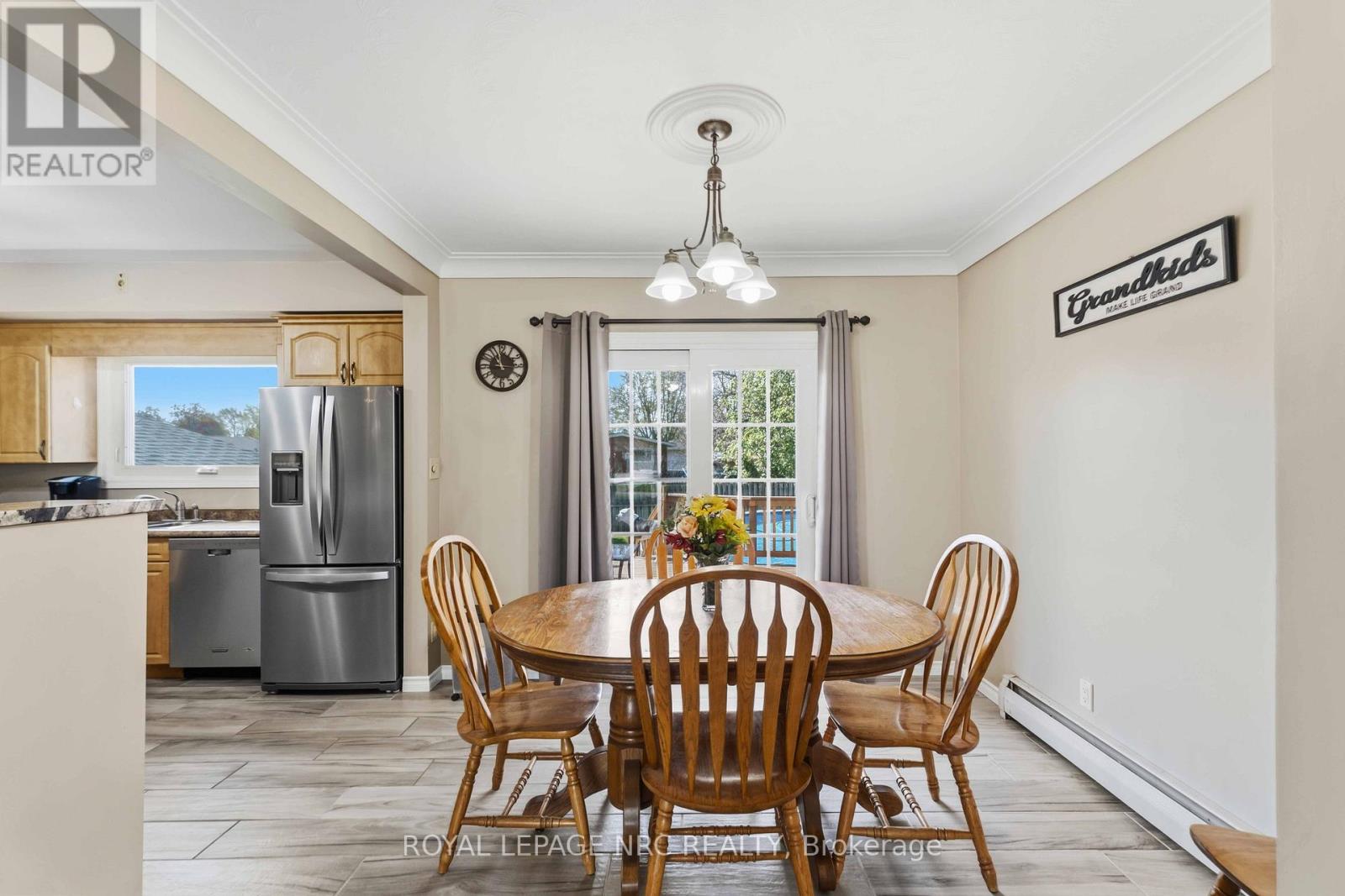 4485 QUEENSWAY CRESCENT - Image 14