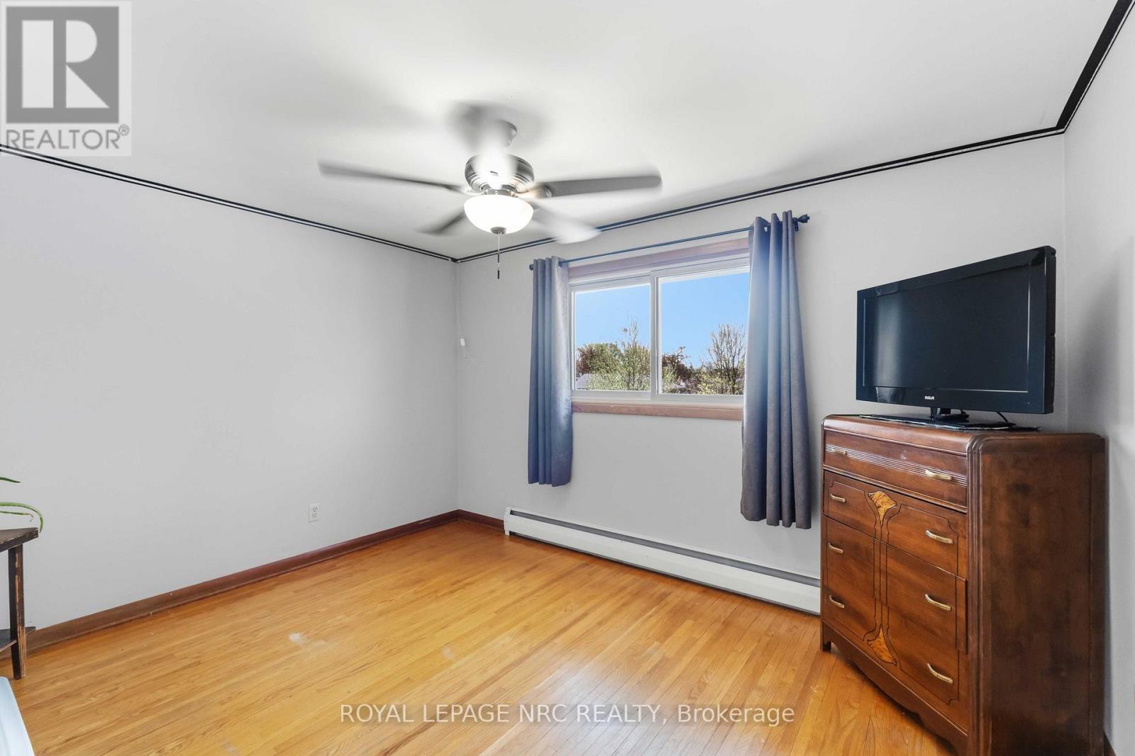 4485 QUEENSWAY CRESCENT - Image 16