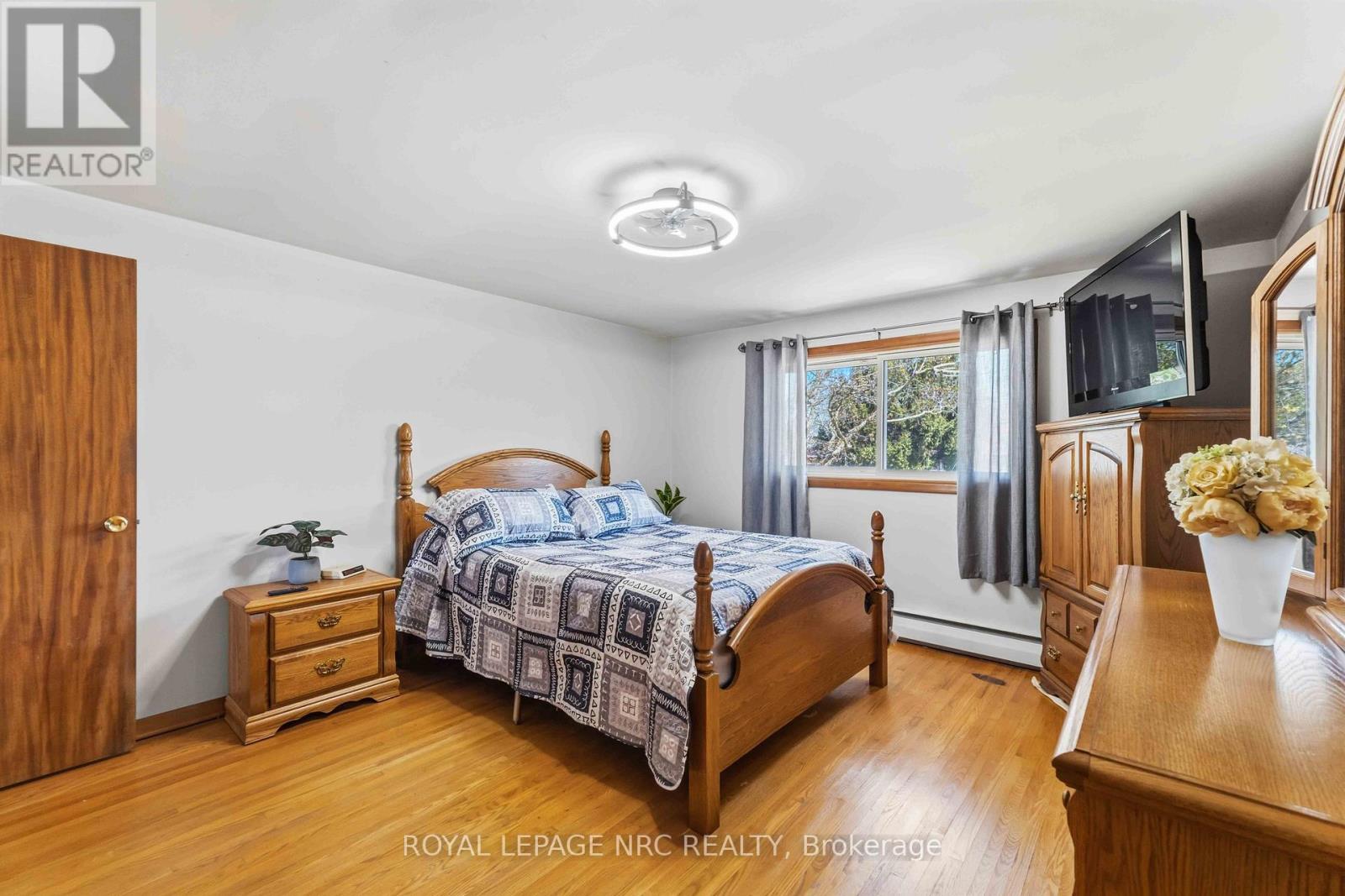 4485 QUEENSWAY CRESCENT - Image 20