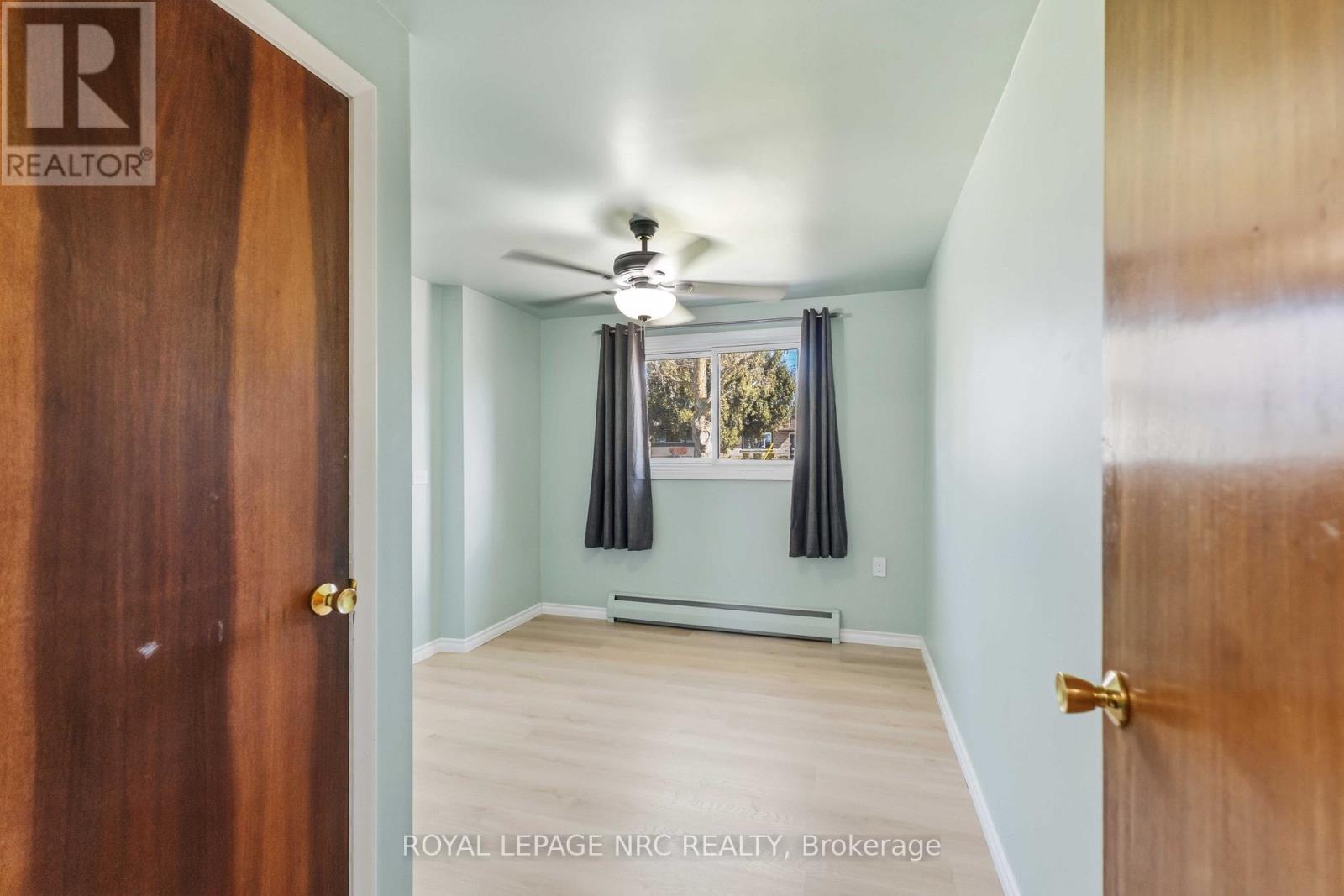 4485 QUEENSWAY CRESCENT - 22