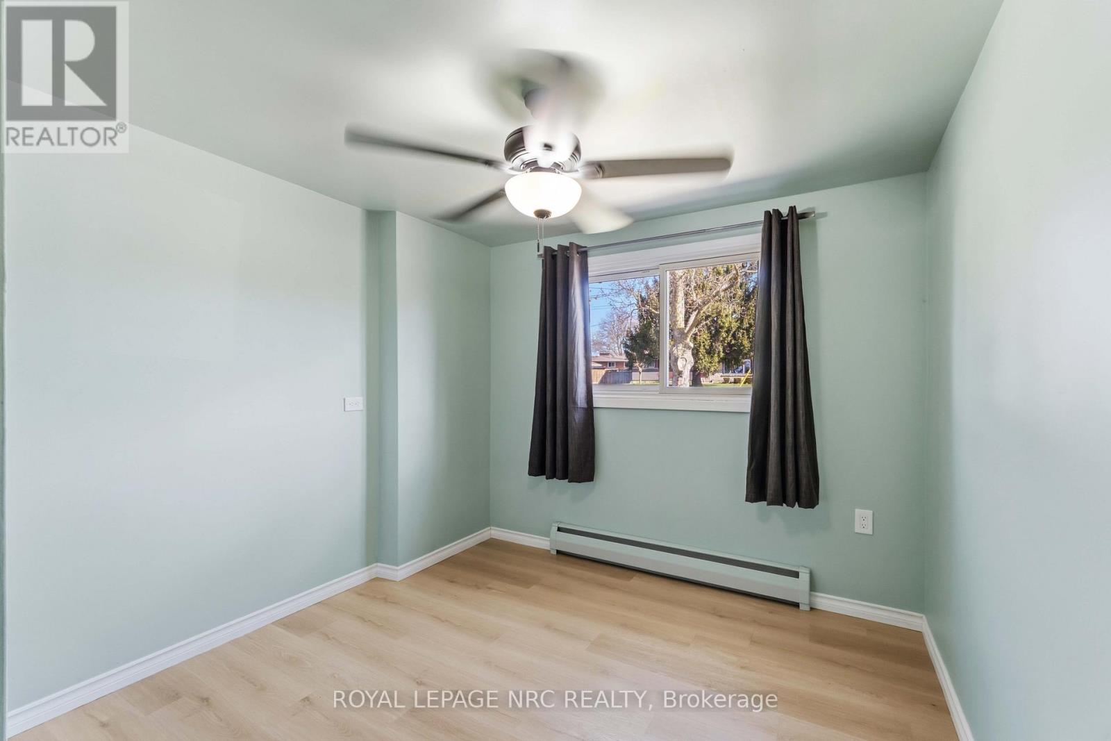 4485 QUEENSWAY CRESCENT - 23