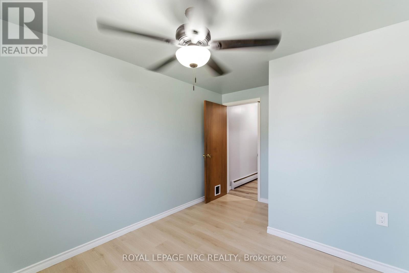 4485 QUEENSWAY CRESCENT - 24