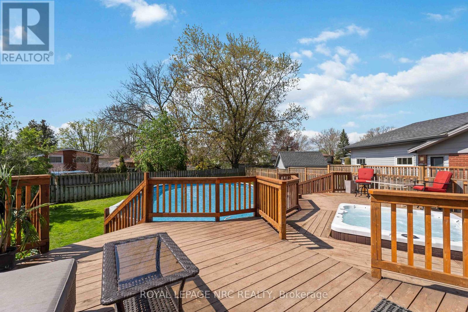 4485 QUEENSWAY CRESCENT - 39