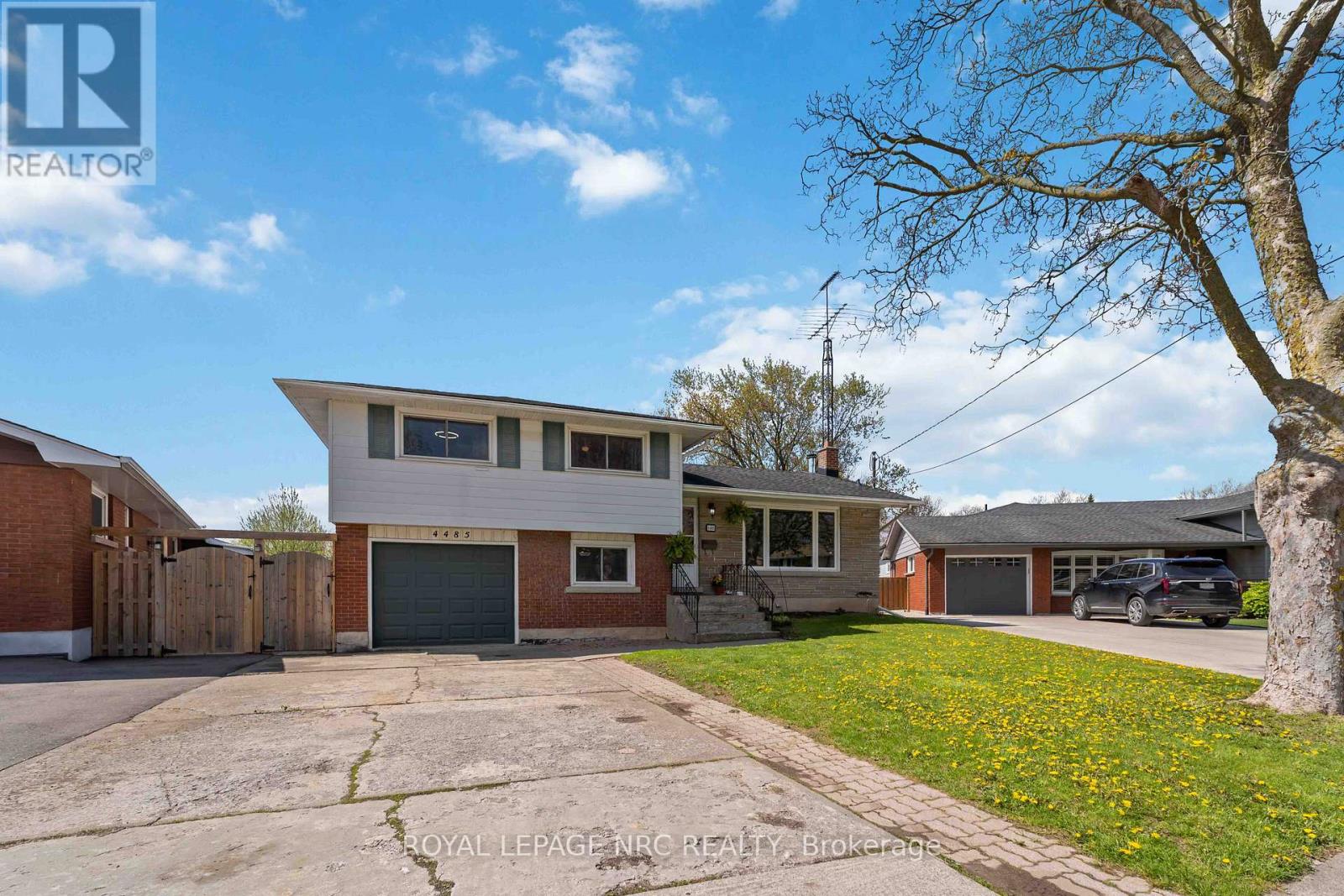 4485 QUEENSWAY CRESCENT - Image 4