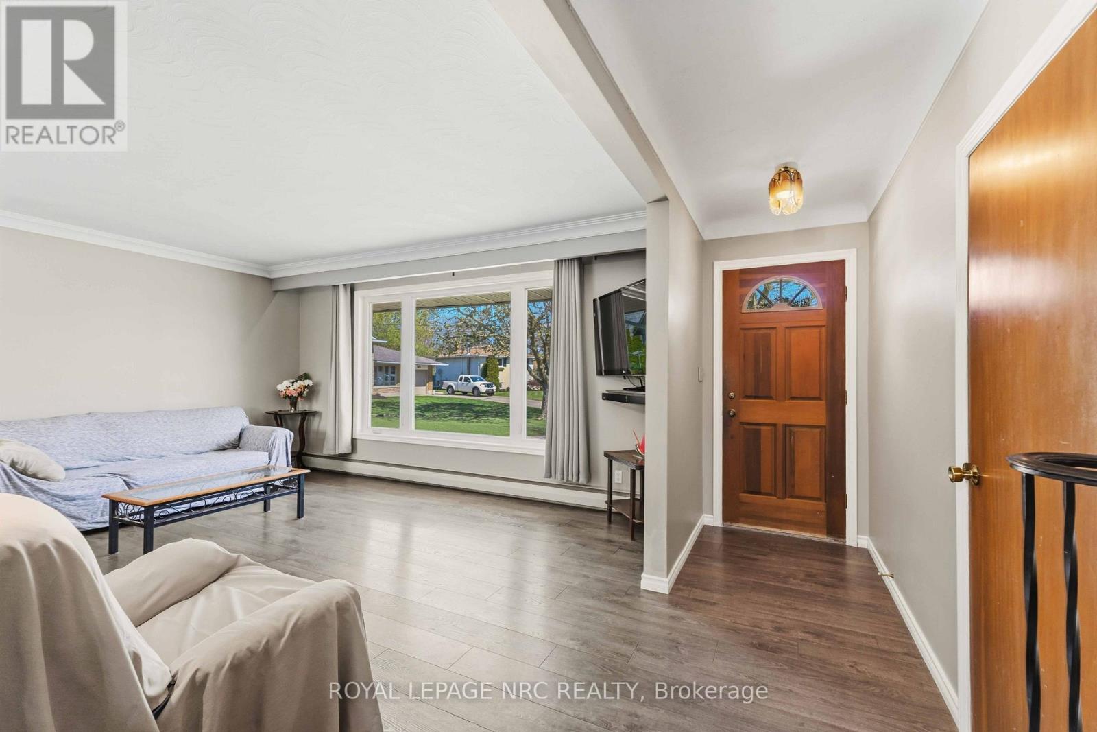 4485 QUEENSWAY CRESCENT - Image 6