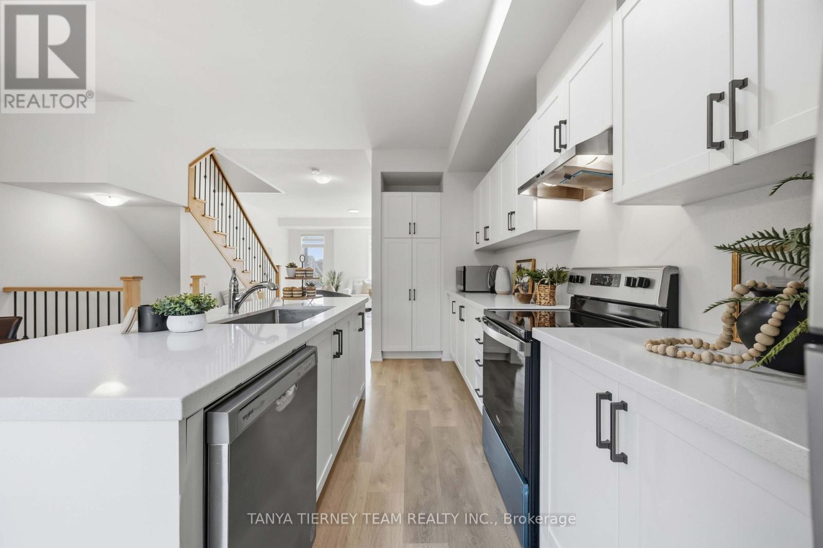 53 EMMAS WAY - Image 16
