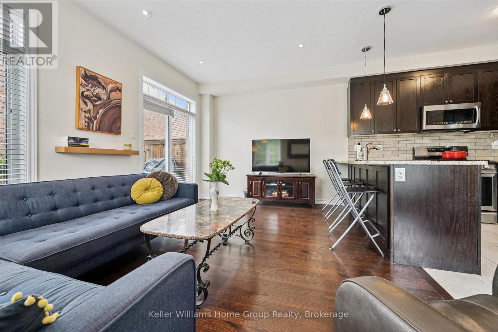 61 RIDGEGATE CRESCENT - 16