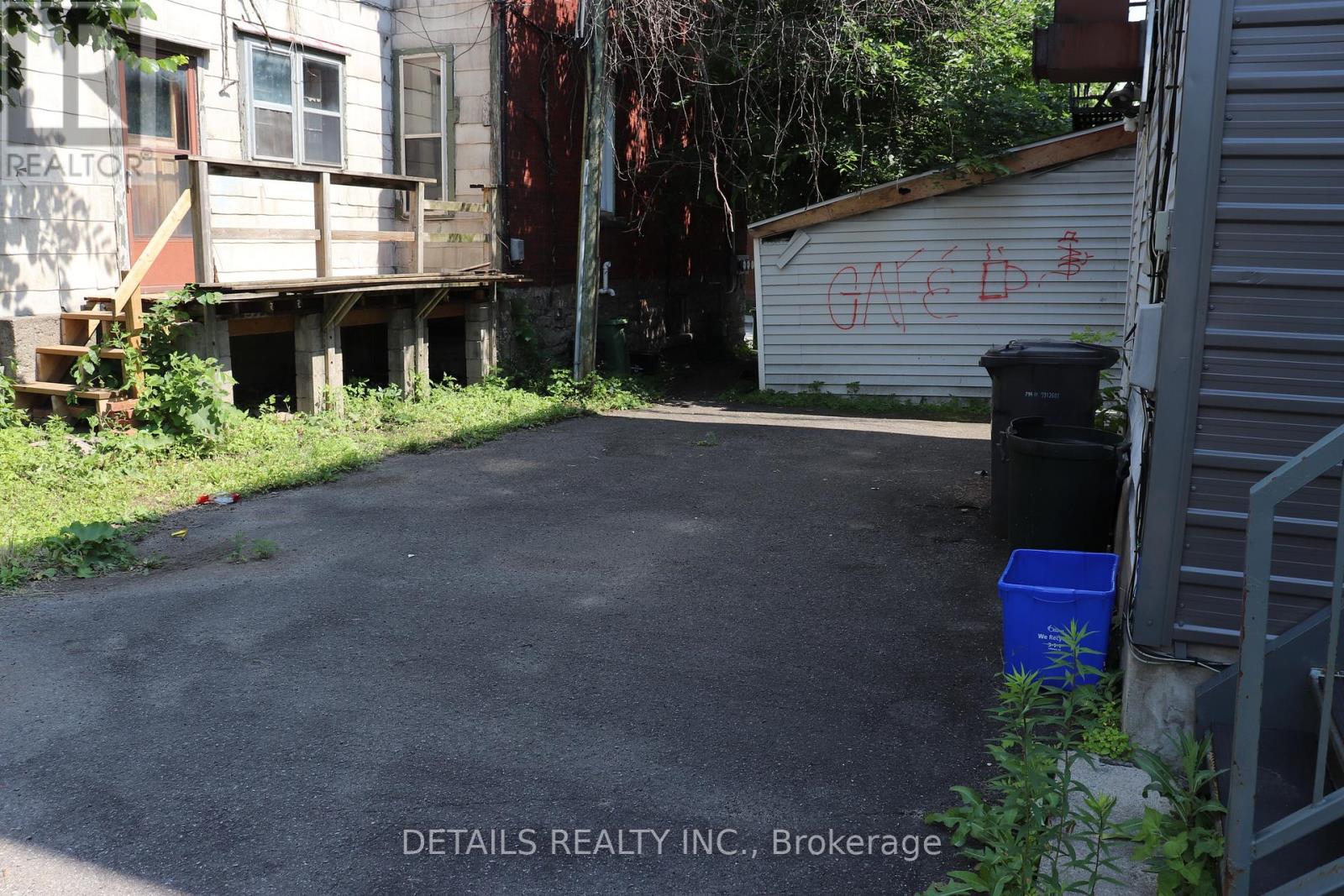 121 PRESTON STREET E photo 42