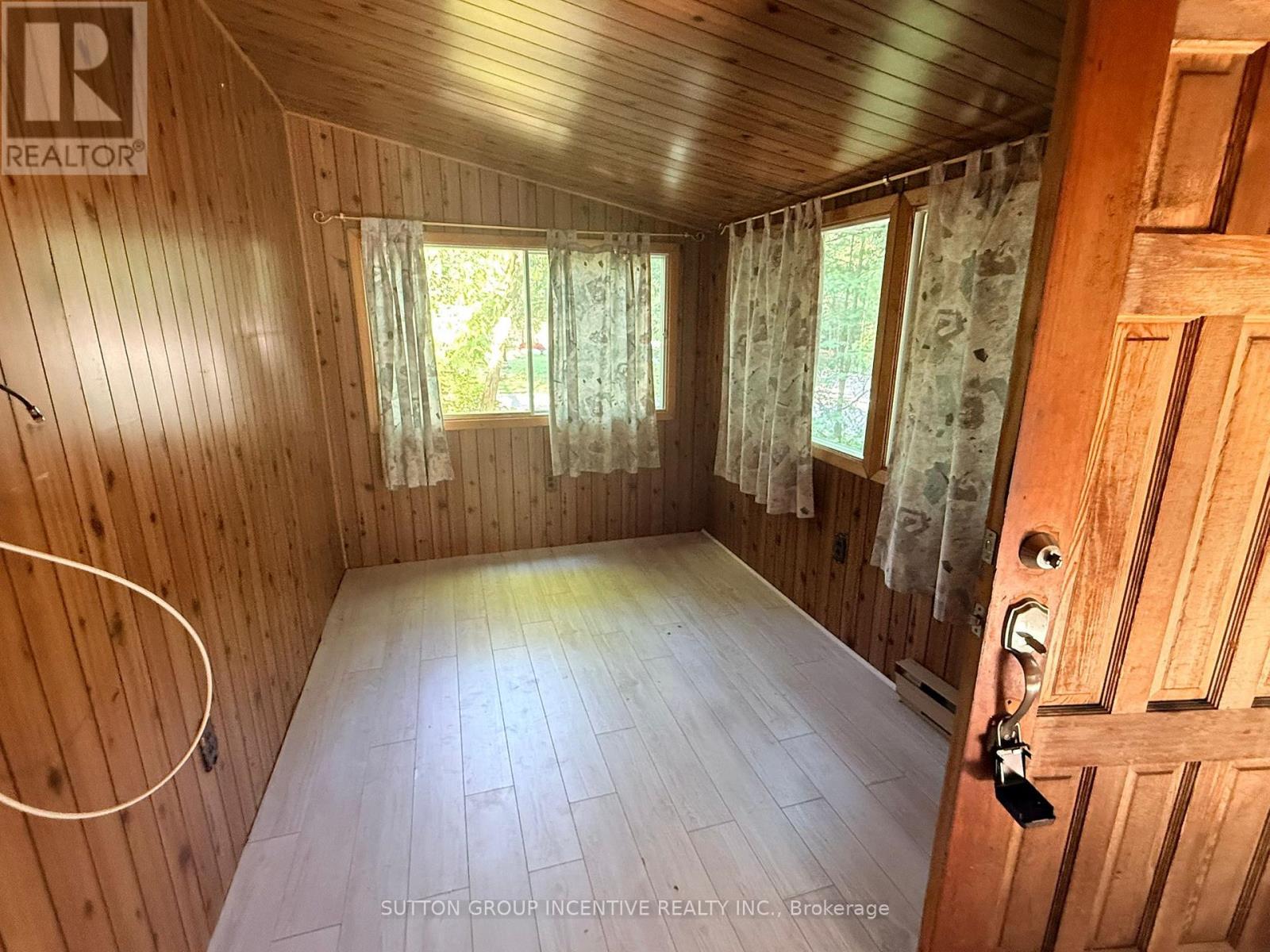 18 HARRAS AVENUE - 23