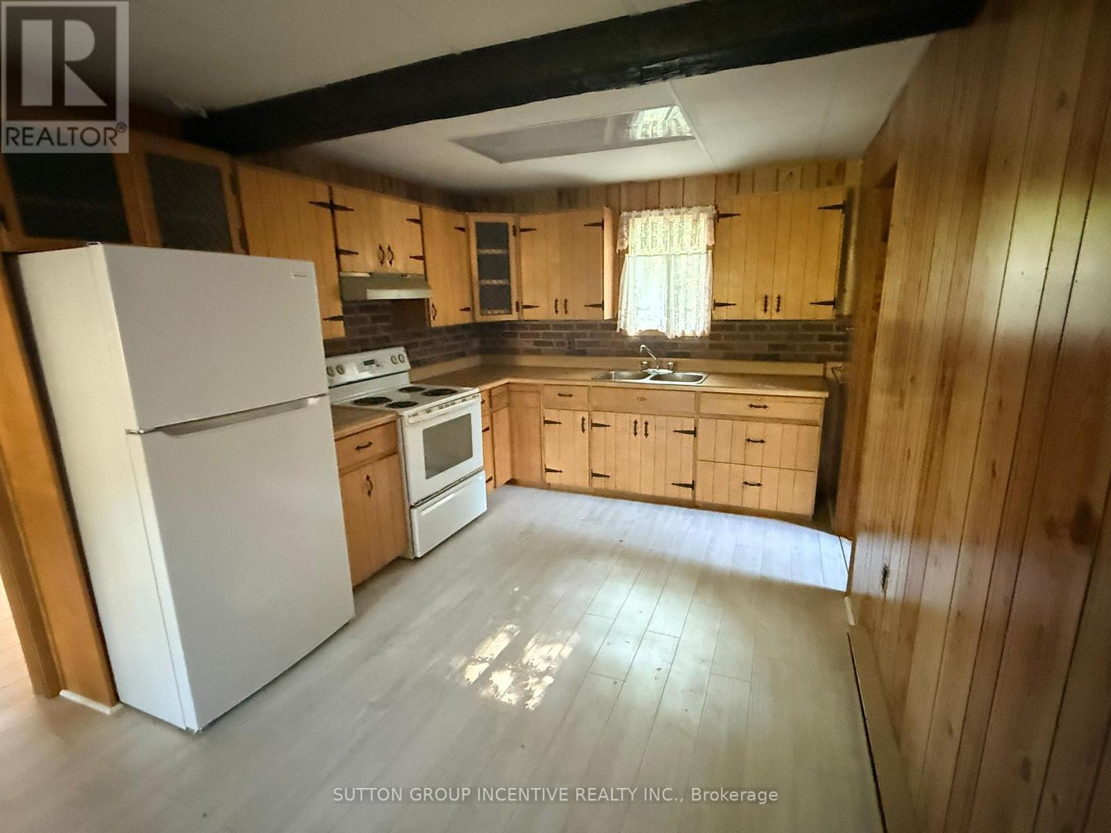 18 HARRAS AVENUE - 27