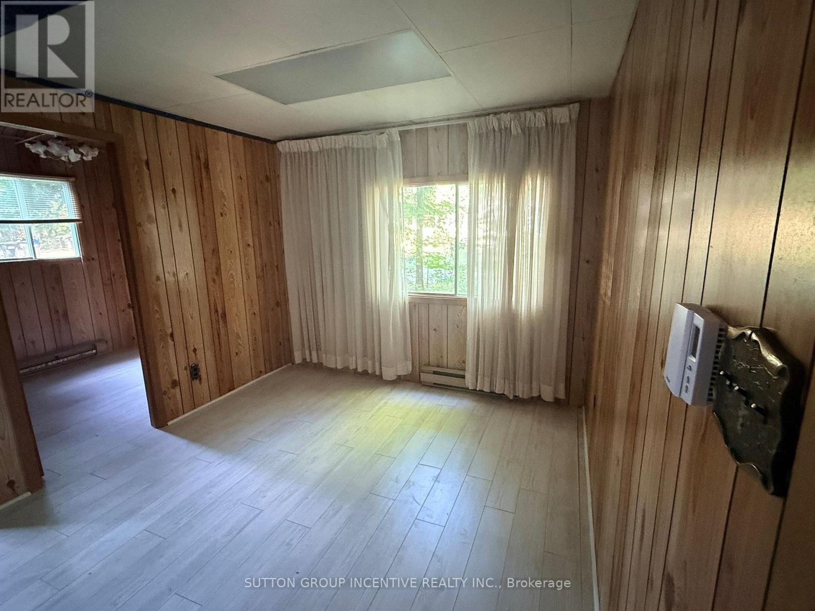 18 HARRAS AVENUE - 28