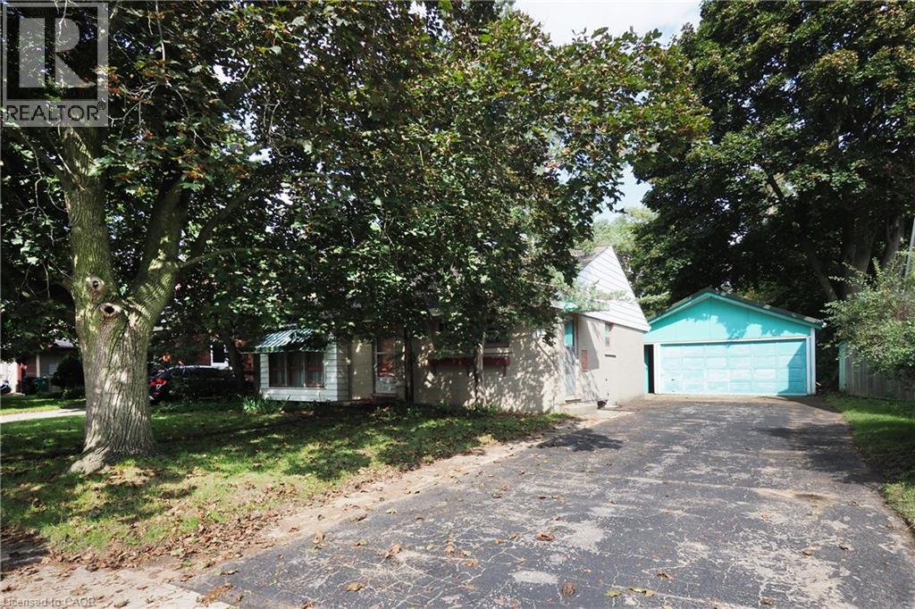 12 OAKWOOD Avenue — photo 2