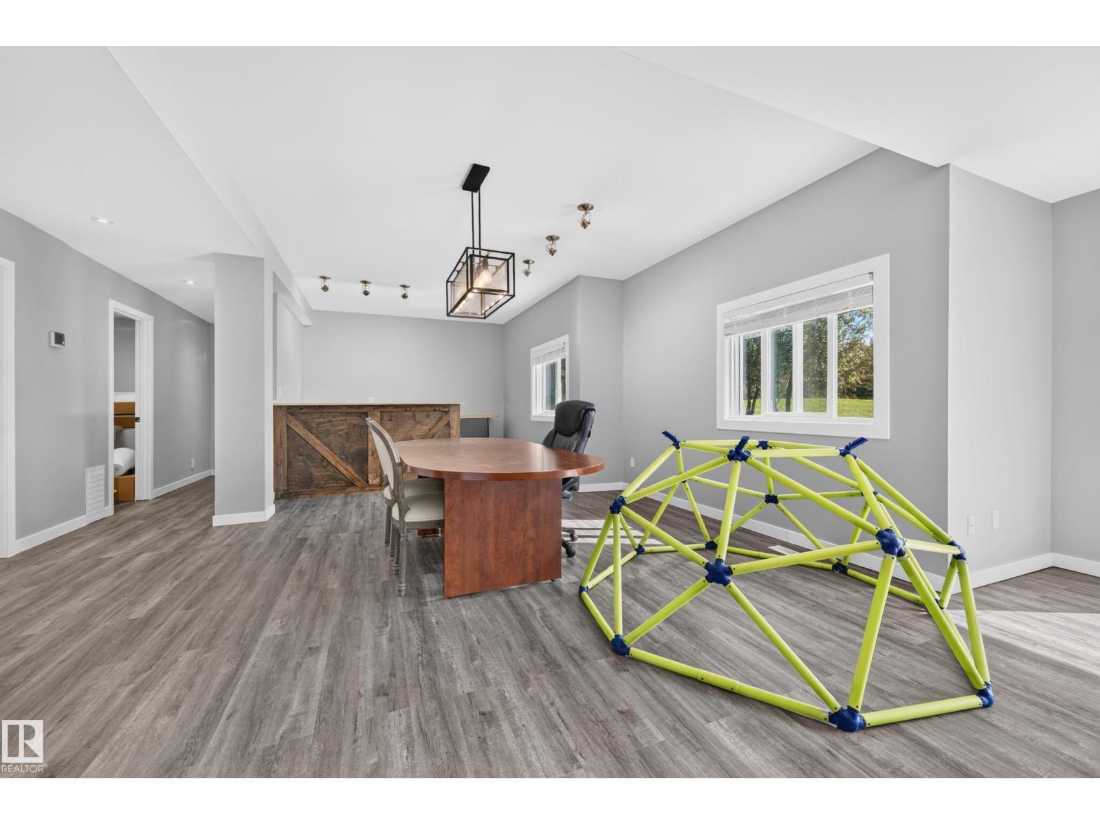#170 52471 RGE ROAD 223 - 45